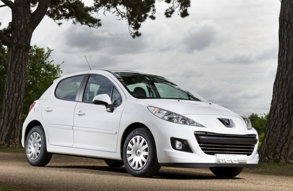 Замена аккумулятора Peugeot 207